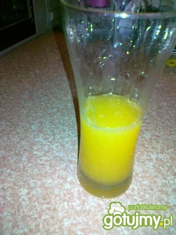 Pomarańczowo-grejpfrutowy napój gazowany