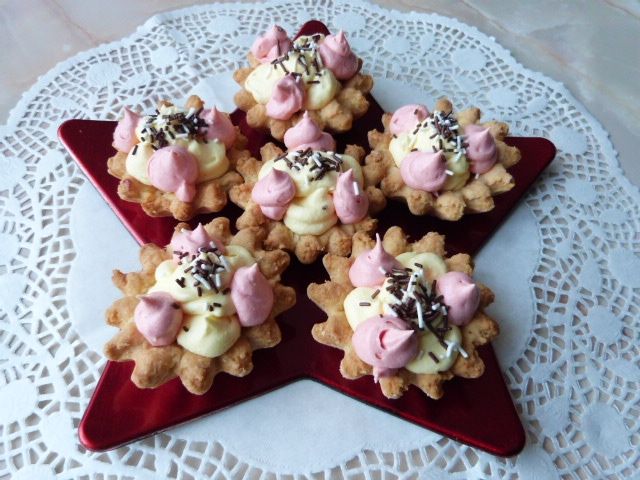 Pomarańczowo-imbirowe babeczki z bitą śmietaną