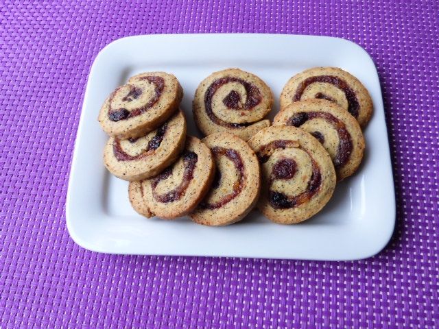 Pomarańczowo-makowe ślimaczki z żurawiną Pomarańczowo-makowe ślimaczki z żurawiną