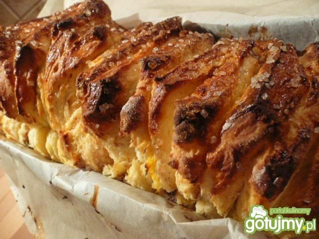 Pomarańczowy drożdżowy odrywaniec Pomarańczowy drożdżowy odrywaniec
