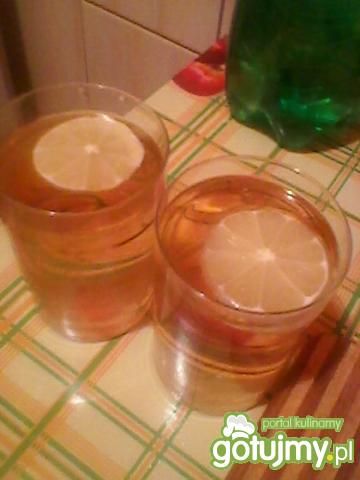 Pomarańczowy wermut z mirindą.