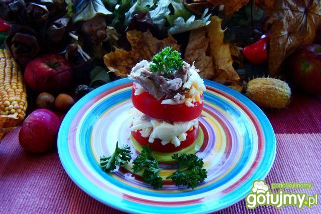 Pomidor pod mięsno jajeczną pierzyną  Pomidor pod mięsno jajeczną pierzyną