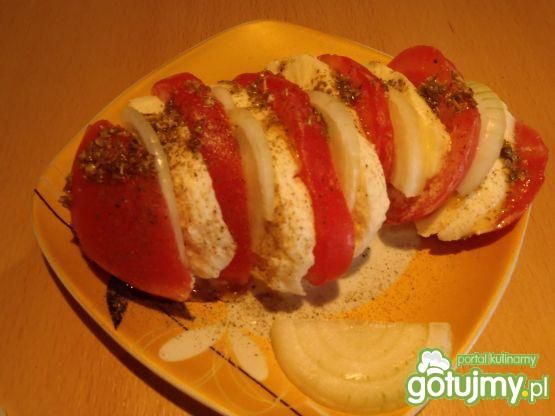 Pomidorek z mozarellą Pomidorek z mozarellą