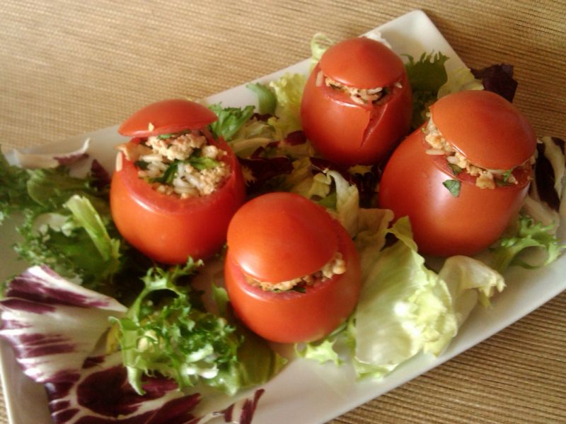 Pomidorki faszerowane ryżem i mięsem  Pomidorki faszerowane ryżem i mięsem