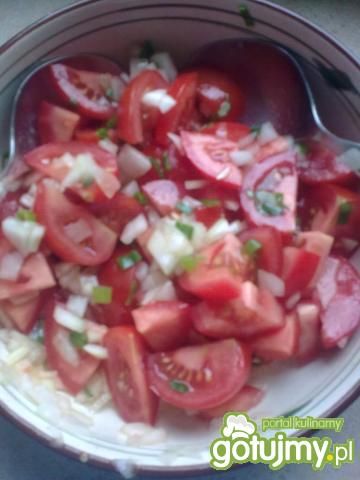 Pomidorki koktajlowe plus cebulka