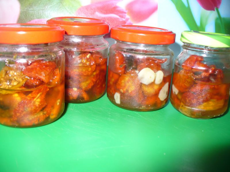 Pomidorki koktajlowe suszone do słoiczków