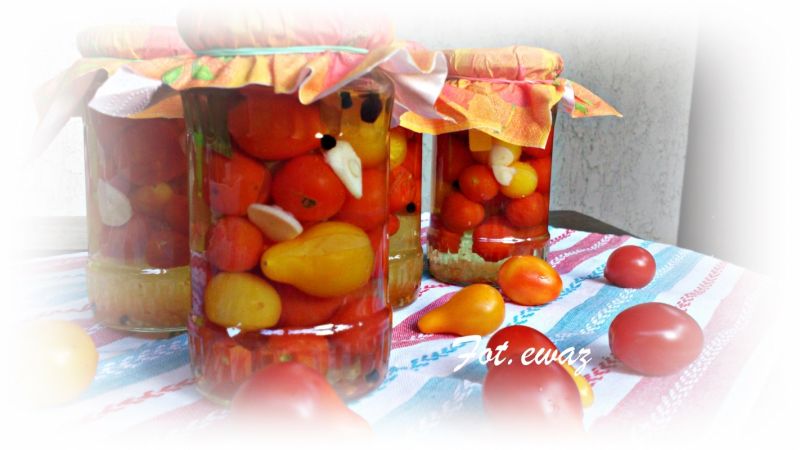 Pomidorki koktajlowe z czosnkiem