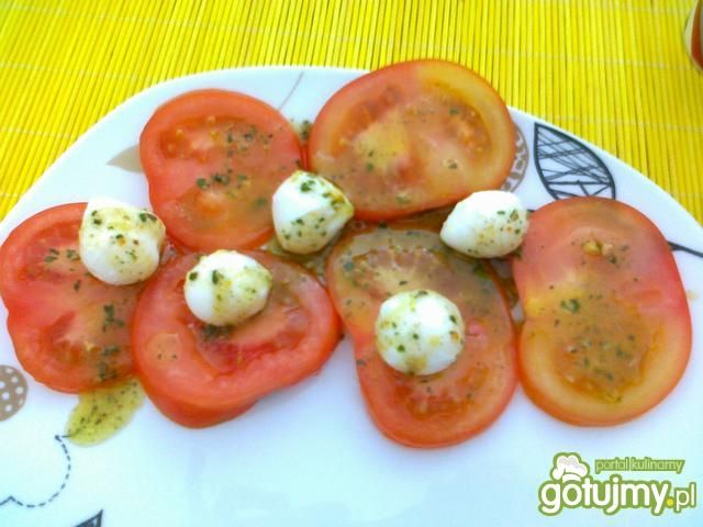 Pomidorki z serem Mozarella  Pomidorki z serem Mozarella