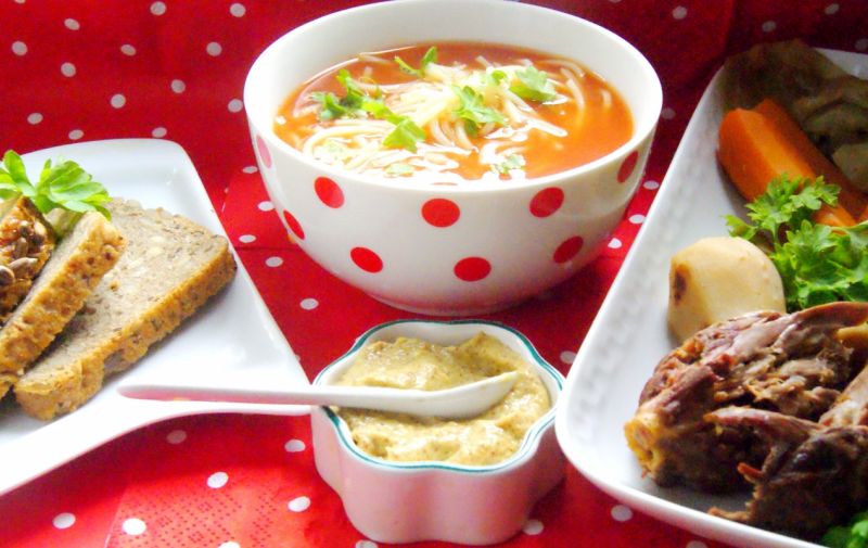 Pomidorowa na indyczej szyjce ( rumieniona) Pomidorowa na indyczej szyjce ( rumieniona)