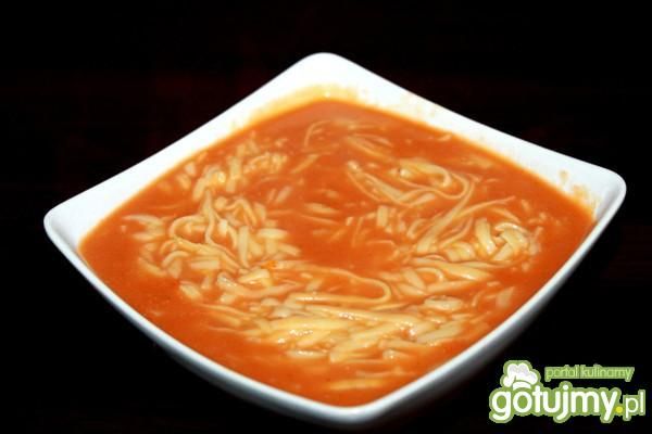 Pomidorowa na korpusie 