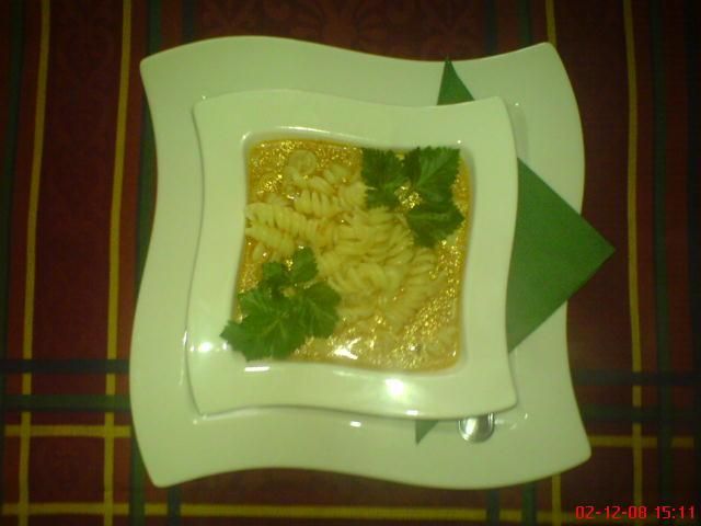 Pomidorowa na wywarze z cielęciny