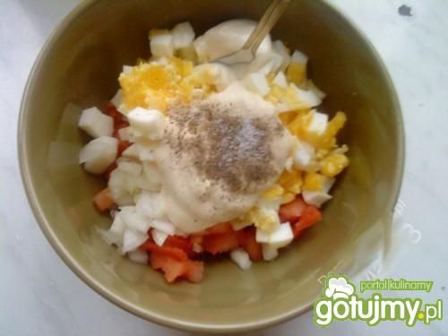 pomidorowa sałatka jajeczna 