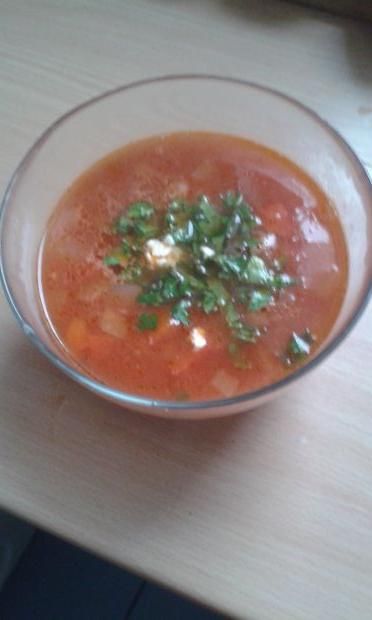 Pomidorowa z cieciorką i wędzonym twarożkiem