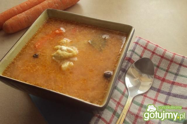 Pomidorowa z kluseczkami lanymi 