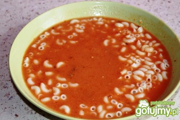 Pomidorowa z makaronem Laluni