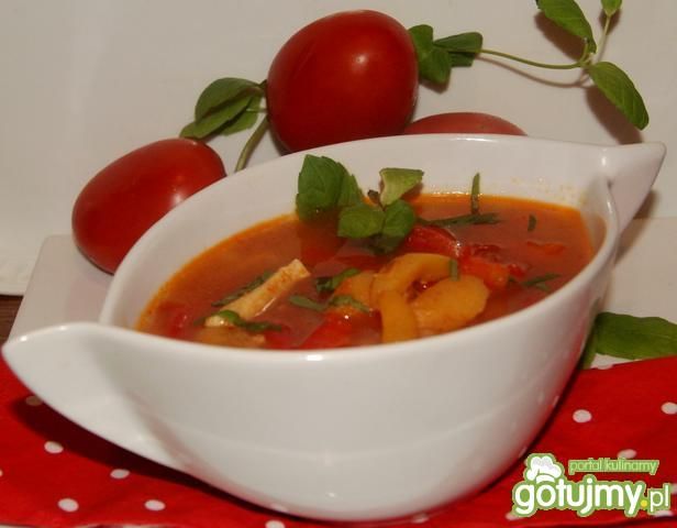 Pomidorowa z morelami i papryką 