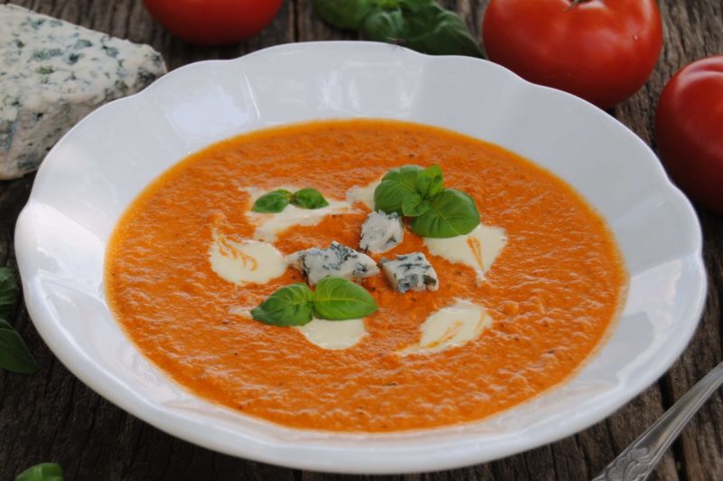 Pomidorowa z serem pleśniowym Pomidorowa z serem pleśniowym