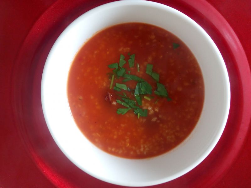 Pomidorowa z Suszonymi Pomidorami i Kaszą