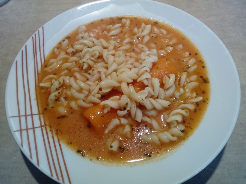 Pomidorowa z ziołami prowansalskimi Pomidorowa z ziołami prowansalskimi