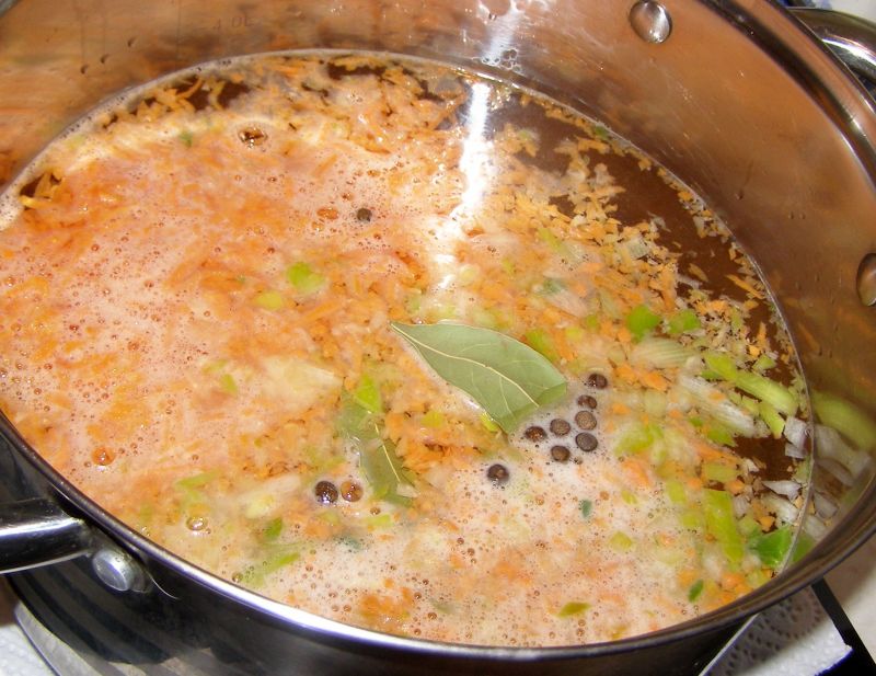 Pomidorowa zupa z pulpetami, makaronem,parmezanem