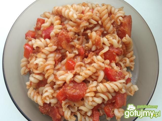 Pomidorowe świderki z tuńczykiem