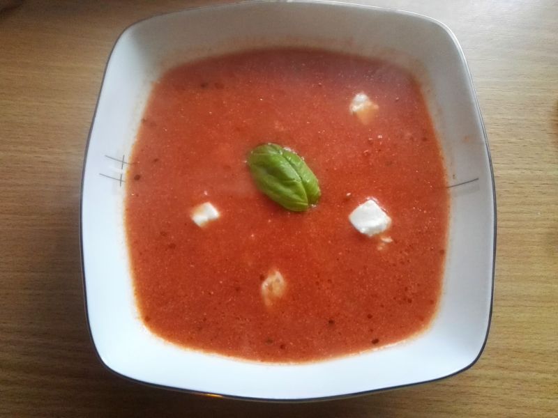 Pomidorówka z dodatkiem pieczonych warzyw Pomidorówka z dodatkiem pieczonych warzyw