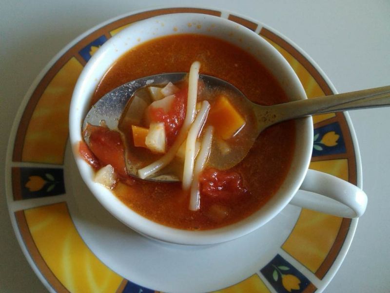 Pomidorówka z duszonymi pomidorami 