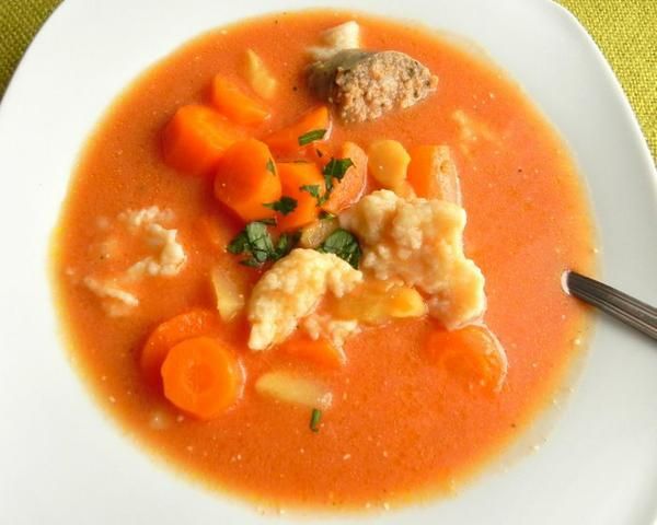 Pomidorówka z lanymi kluskami