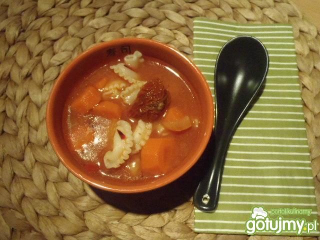 Pomidorówka z makaronem i chili Pomidorówka z makaronem i chili