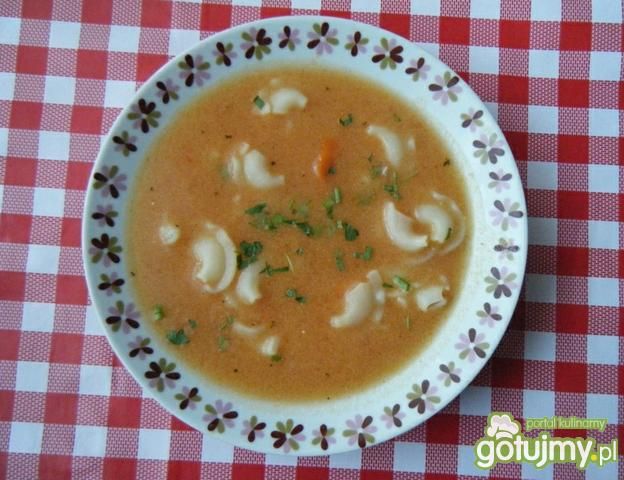 Pomidorówka ze śmietaną 