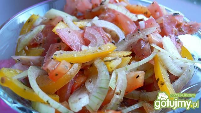 Pomidorowo-paprykowa surówka Pomidorowo-paprykowa surówka