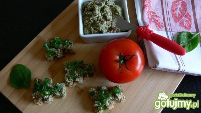 Pomidorowo- szpinakowa pasta z tofu Pomidorowo- szpinakowa pasta z tofu