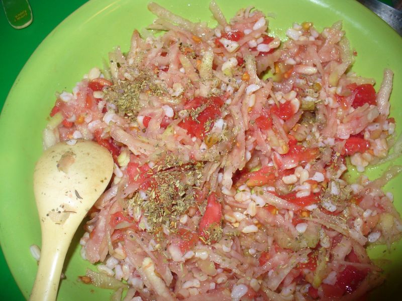 Pomidory faszerowane kalarepką z ryżem