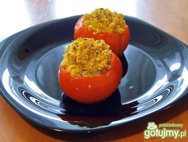 Pomidory faszerowane komosą ryżową