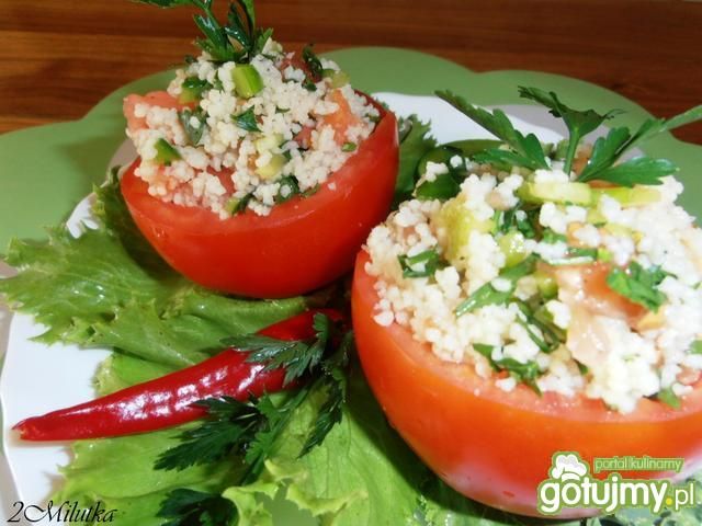 Pomidory  faszerowane kuskusem i papryką