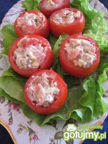 Pomidory faszerowane makrelą i jajkiem Pomidory faszerowane makrelą i jajkiem