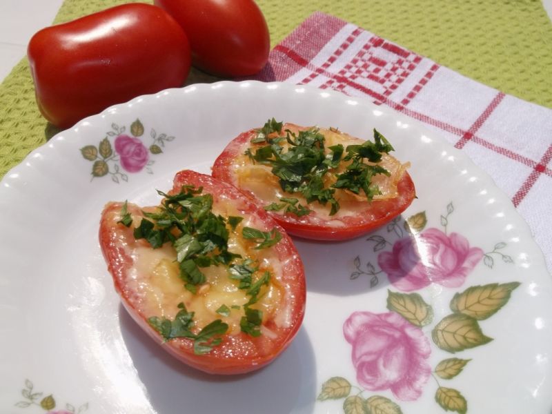 Pomidory smażone z serem żółtym 