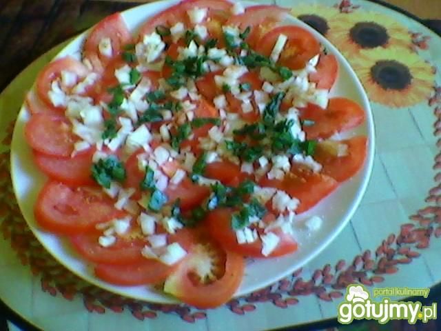 Pomidory z cebulą i szczypiorem Pomidory z cebulą i szczypiorem