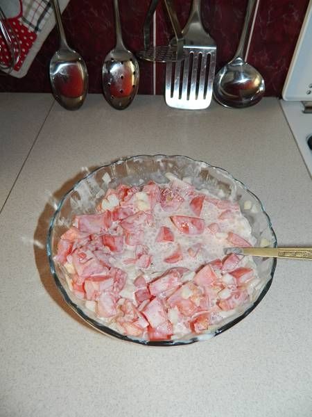 Pomidory z cebulą i ze śmietaną Pomidory z cebulą i ze śmietaną