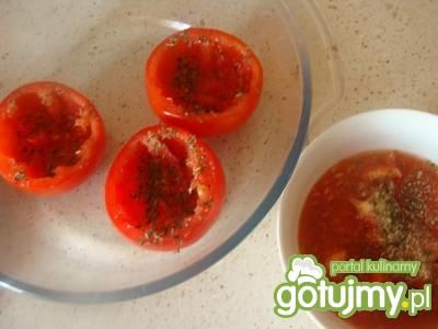 Pomidory z jajkiem w koszulce