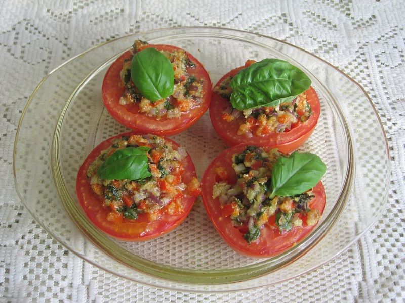 Pomidory zapiekane z bazylią i parmezanem Pomidory zapiekane z bazylią i parmezanem