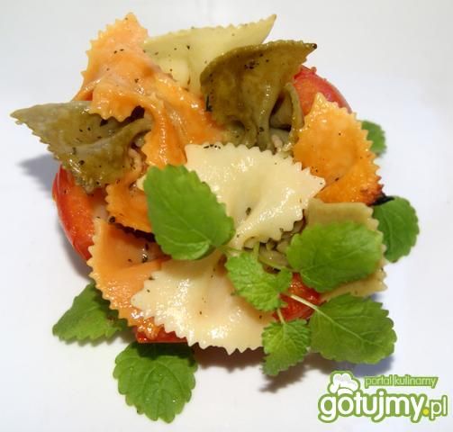 Pomidory zapiekane z kolorowym Farfale