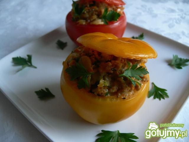Pomidory zapiekane z makaronem i mięsem  Pomidory zapiekane z makaronem i mięsem