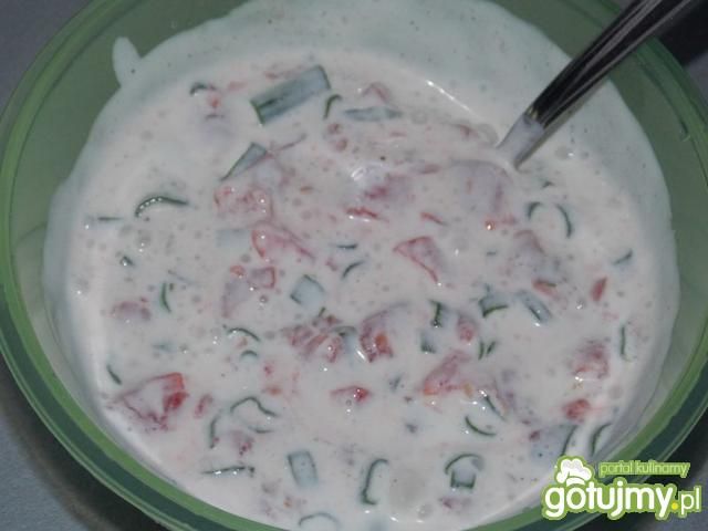 Pomidory ze szczypiorkiem w śmietanie Pomidory ze szczypiorkiem w śmietanie