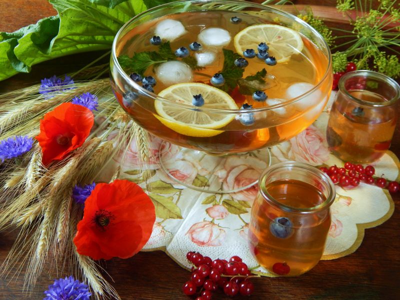 Poncz herbaciany z owocami