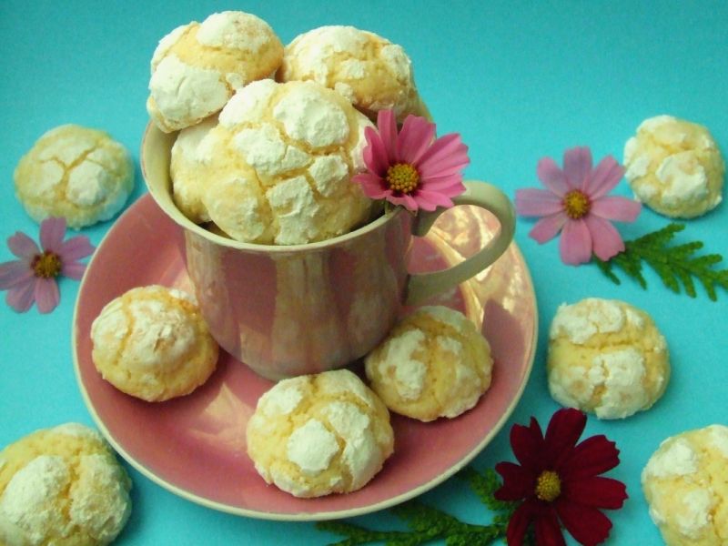 Popękane ciasteczka cytrynowe