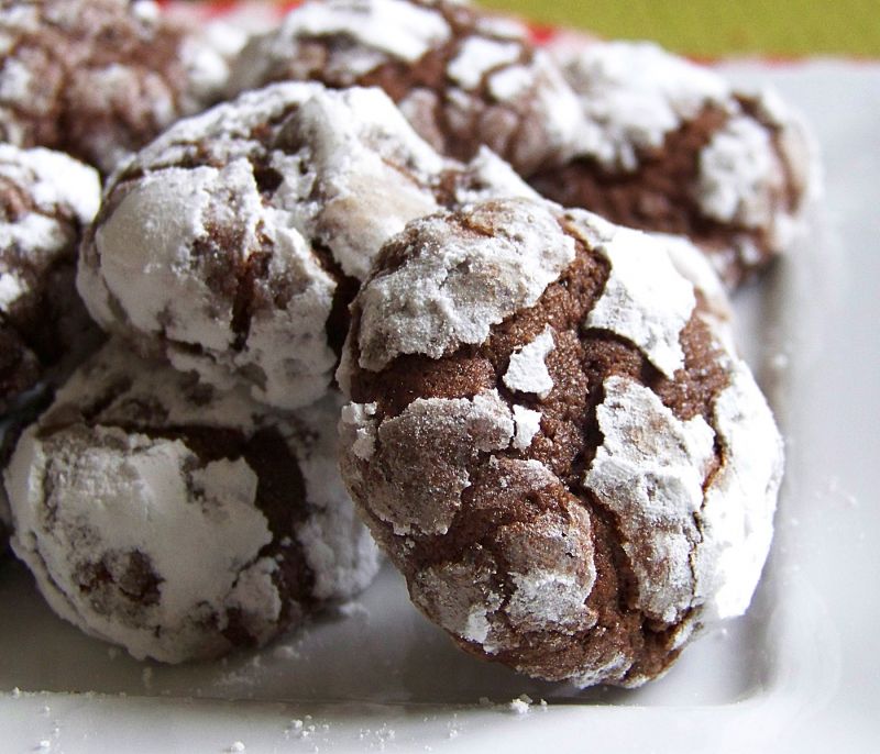 Popękane ciasteczka czekoladowe