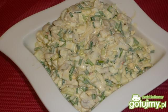 Porowo-pieczarkowa sałatka ze szczypiork