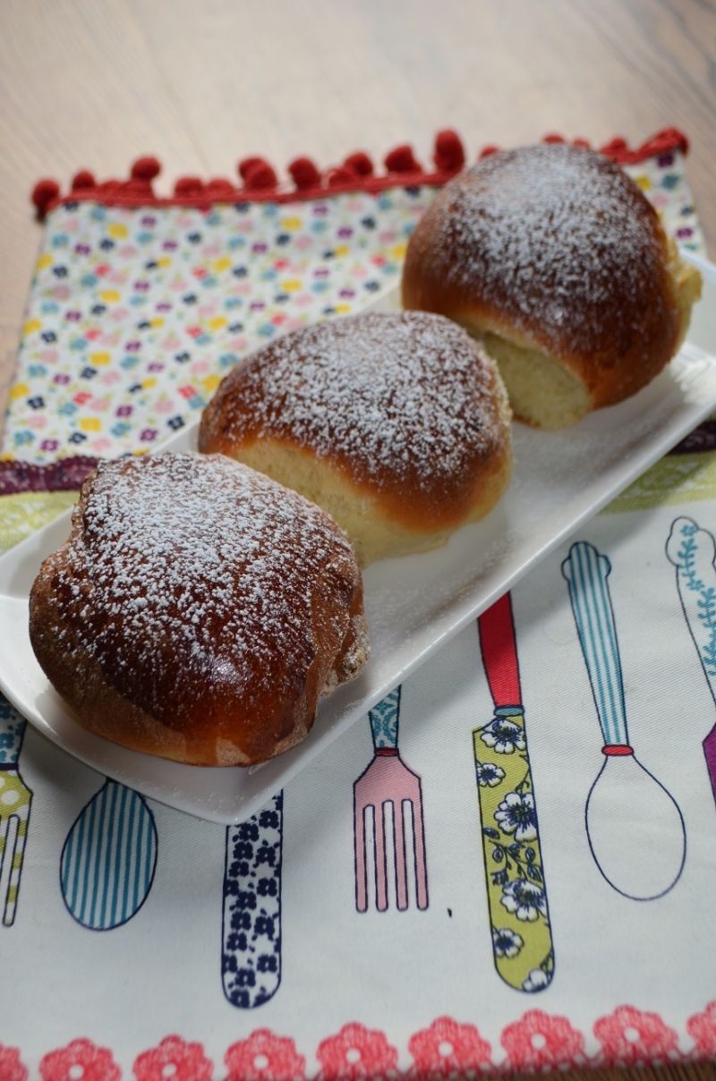 Portugalskie mleczne bułeczki