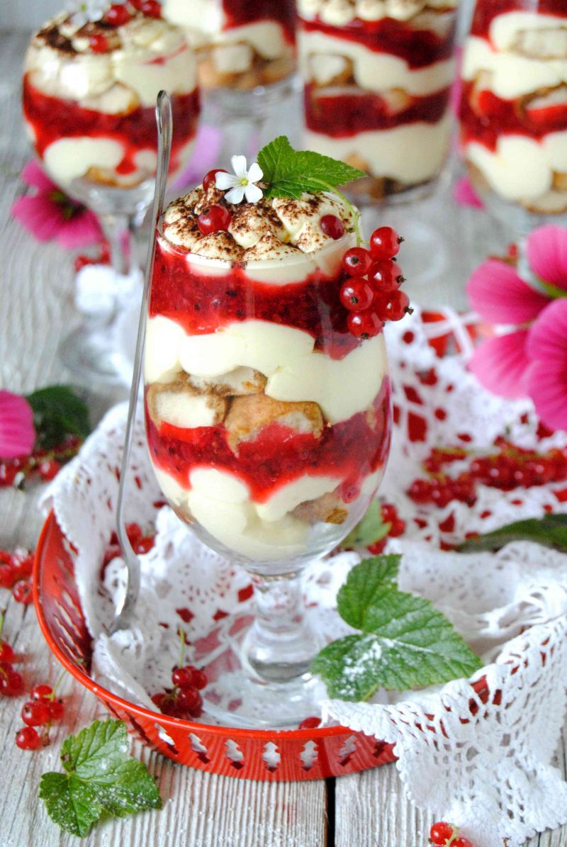 Porzeczkowe tiramisu w pucharku